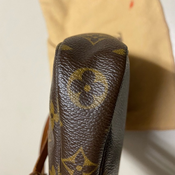 Louis Vuitton POCHETTE ACCESSOIRES - Picture 11 of 12